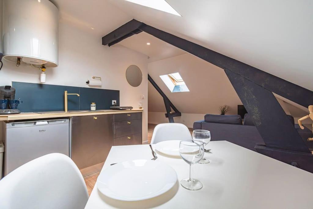 L'Azur Dore, Studio Pour 2 Voyageurs Isles-sur-Suippe Extérieur photo